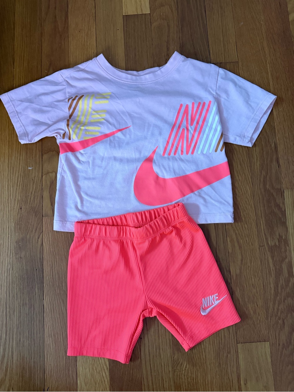 Girls nike two piece set size 4-5